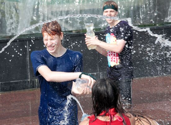 "Water Battle" summer flash mob in St Petersburg