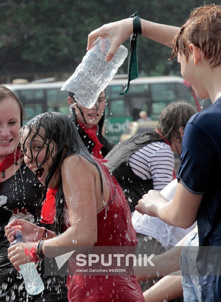 "Water Battle" summer flash mob in St Petersburg