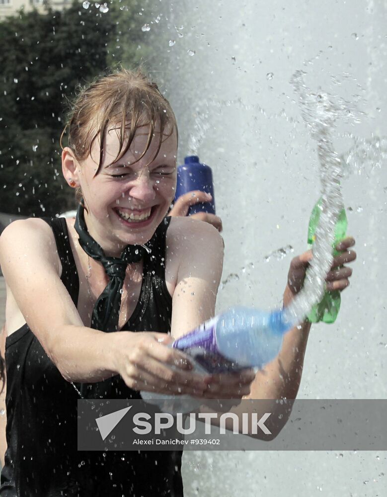 "Water Battle" summer flash mob in St Petersburg