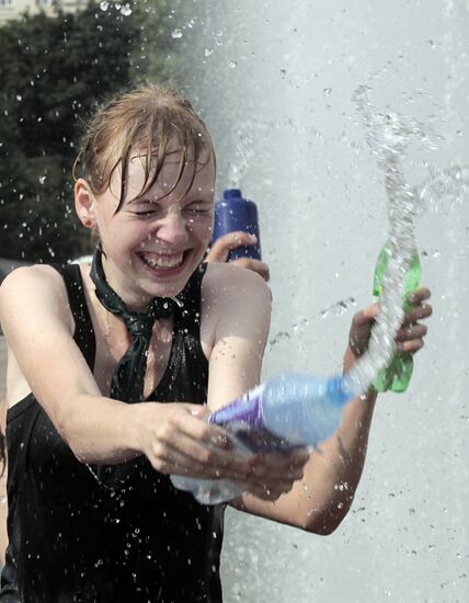 "Water Battle" summer flash mob in St Petersburg