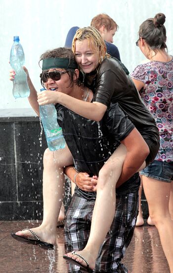 "Water Battle" summer flash mob in St Petersburg