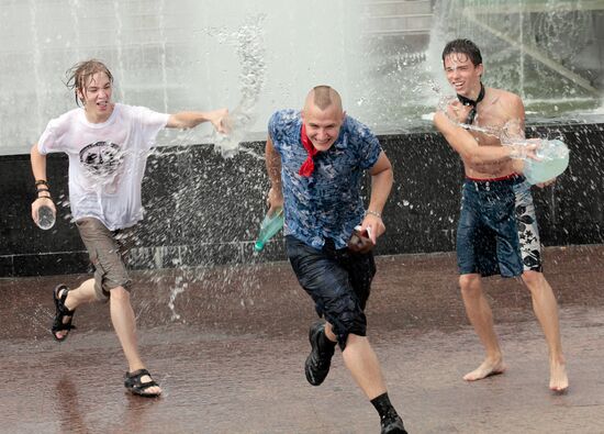 "Water Battle" summer flash mob in St Petersburg