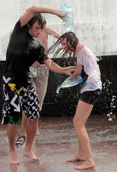 "Water Battle" summer flash mob in St Petersburg