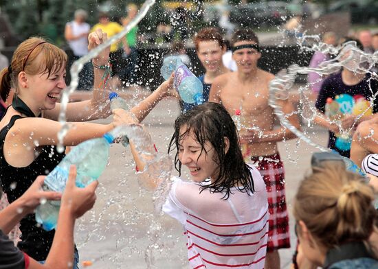 "Water Battle" summer flash mob in St Petersburg