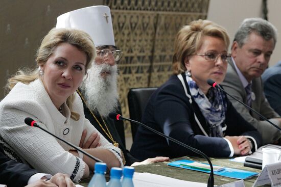 Svetlana Medvedeva visits Kronstadt