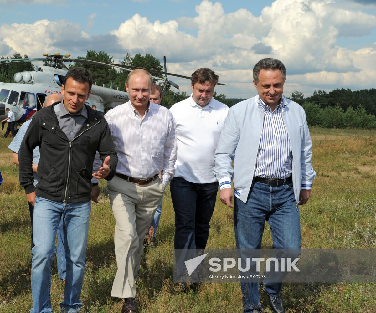 Vladimir Putin visits Seliger 2011 forum