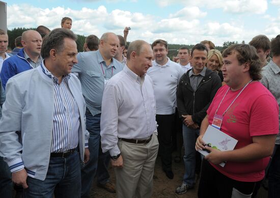 Vladimir Putin visits Seliger 2011 forum
