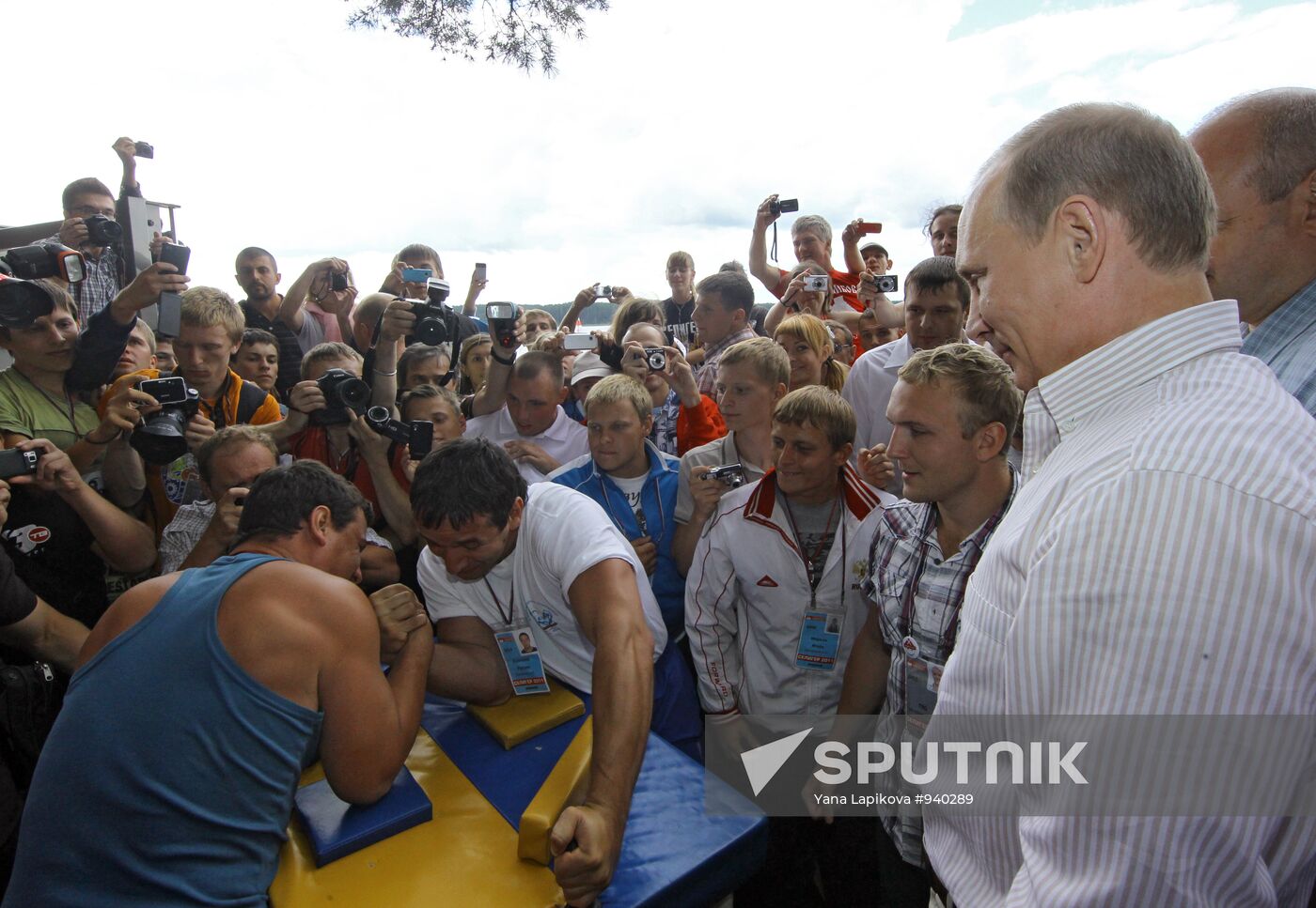 Vladimir Putin visits Seliger 2011 forum
