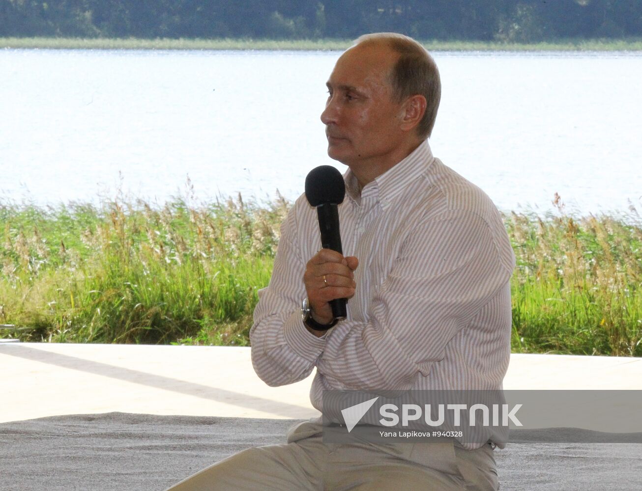Vladimir Putin visiting Seliger 2011 Youth Forum