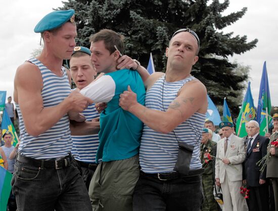 Celebrating Airborne Forces Day in St.Petersburg