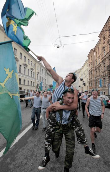 Celebrating Airborne Forces Day in St.Petersburg