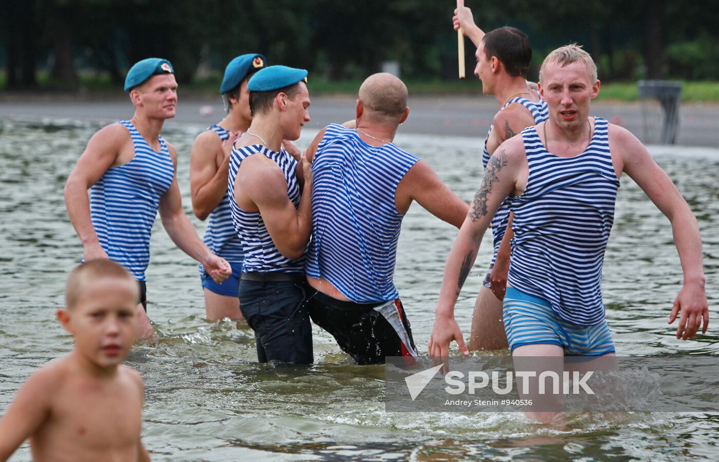 Celebrating Airborne Forces Day in Moscow