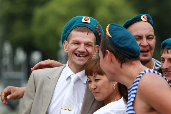 Celebrating Airborne Forces Day in Moscow