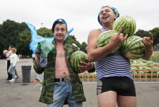 Celebrating Airborne Forces Day in Moscow