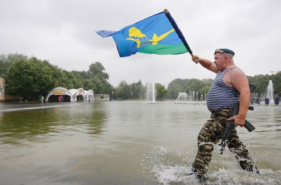 Celebrating Airborne Forces Day in Moscow