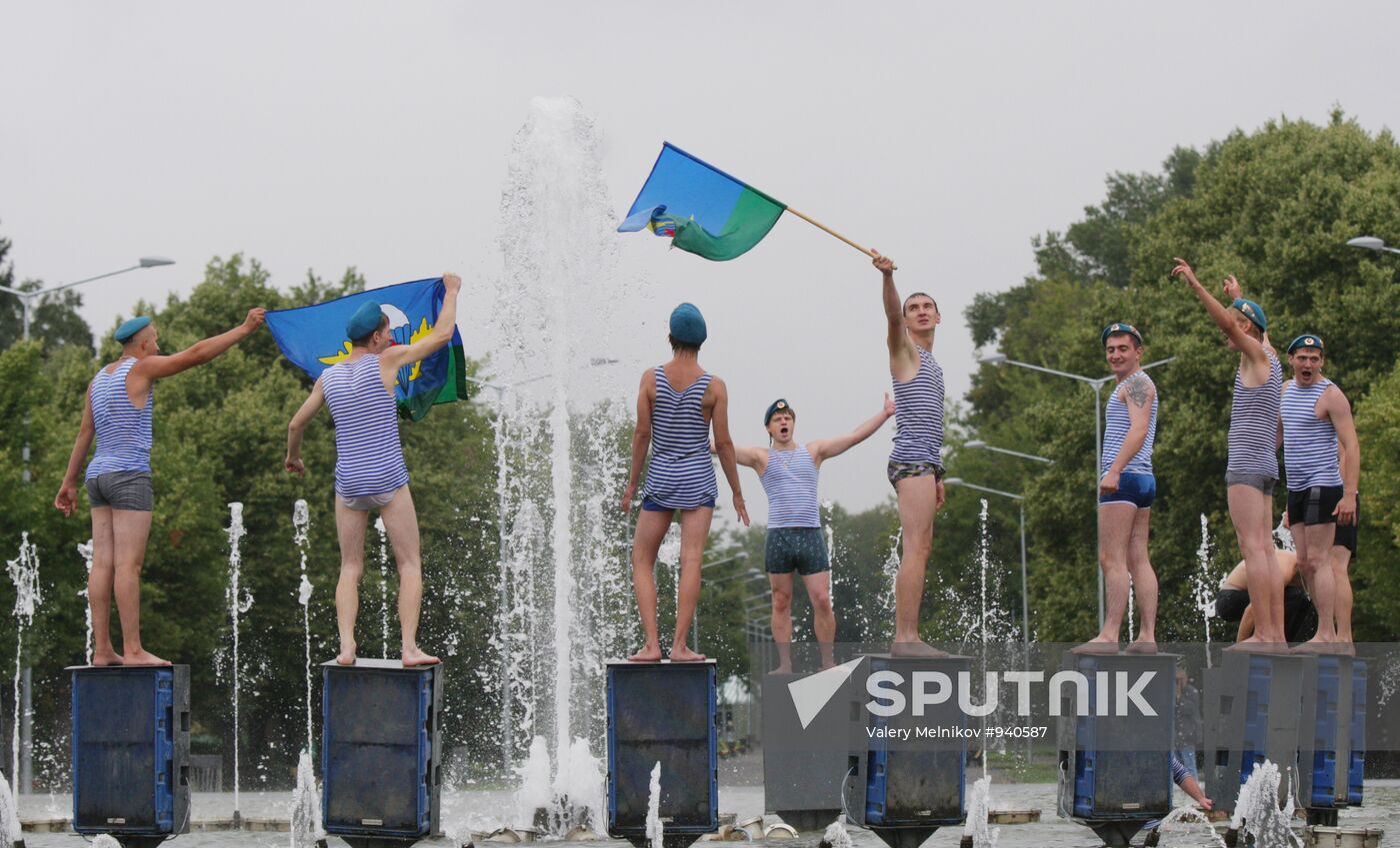 Celebrating Airborne Forces Day in Moscow