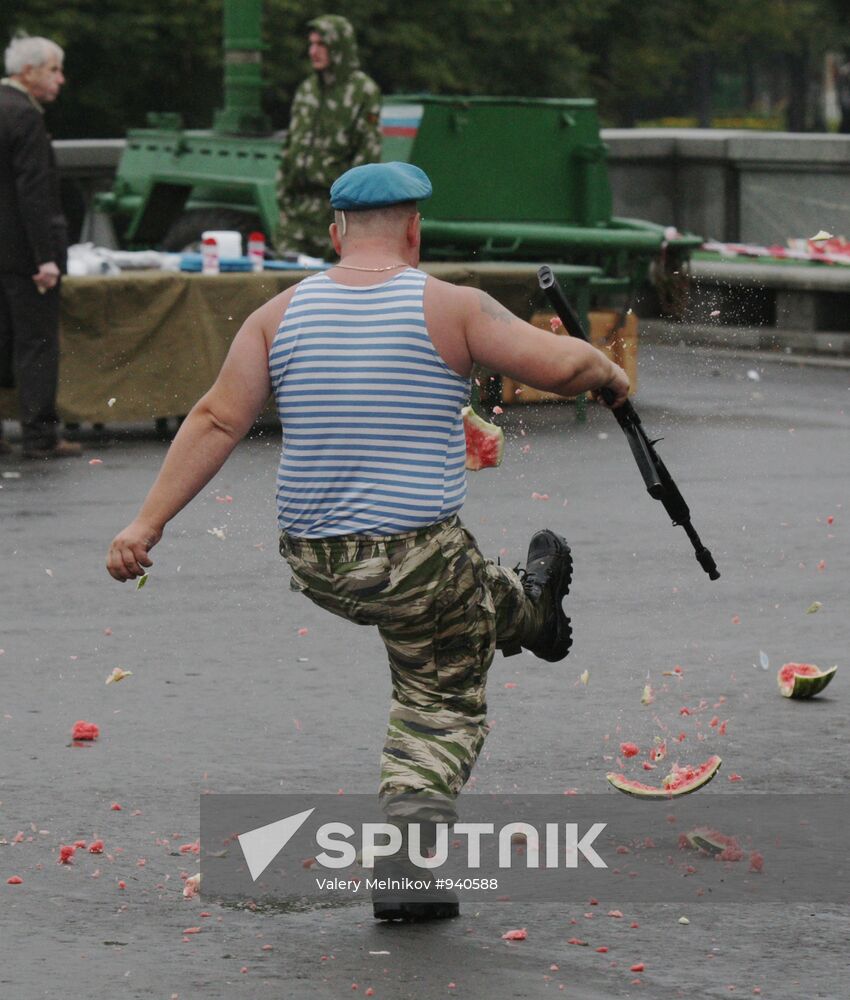 Celebrating Airborne Forces Day in Moscow