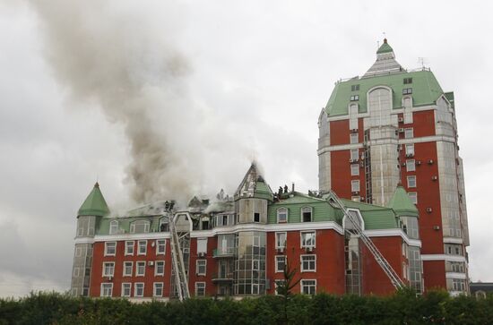 Fire at residential complex "Zolotye Klyuchi" in Moscow