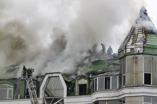 Fire at residential complex "Zolotye Klyuchi" in Moscow