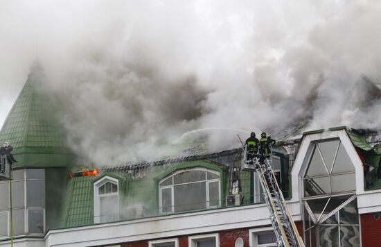 Fire at residential complex "Zolotye Klyuchi" in Moscow