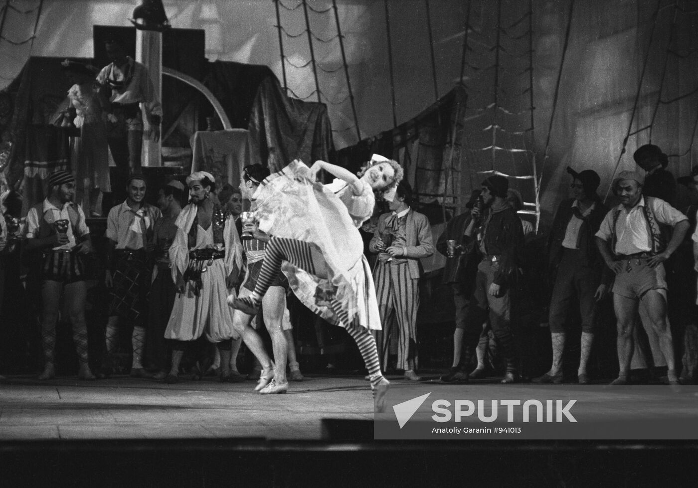 Scene from ballet Scarlet Sails