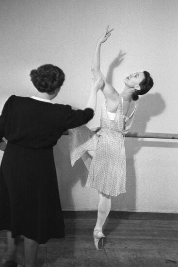 Ballerina Raisa Struchkova