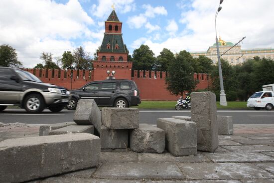 Moscow's Kremlin Embankment being repaved with tiles