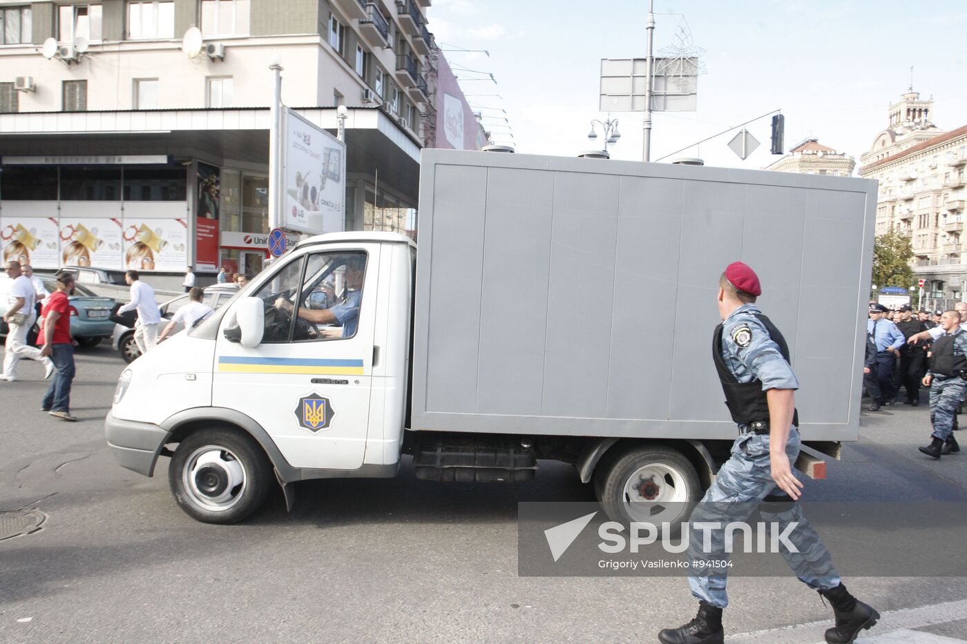 Ukraine's ex-prime minister Yulia Tymoshenko arrested in Kiev