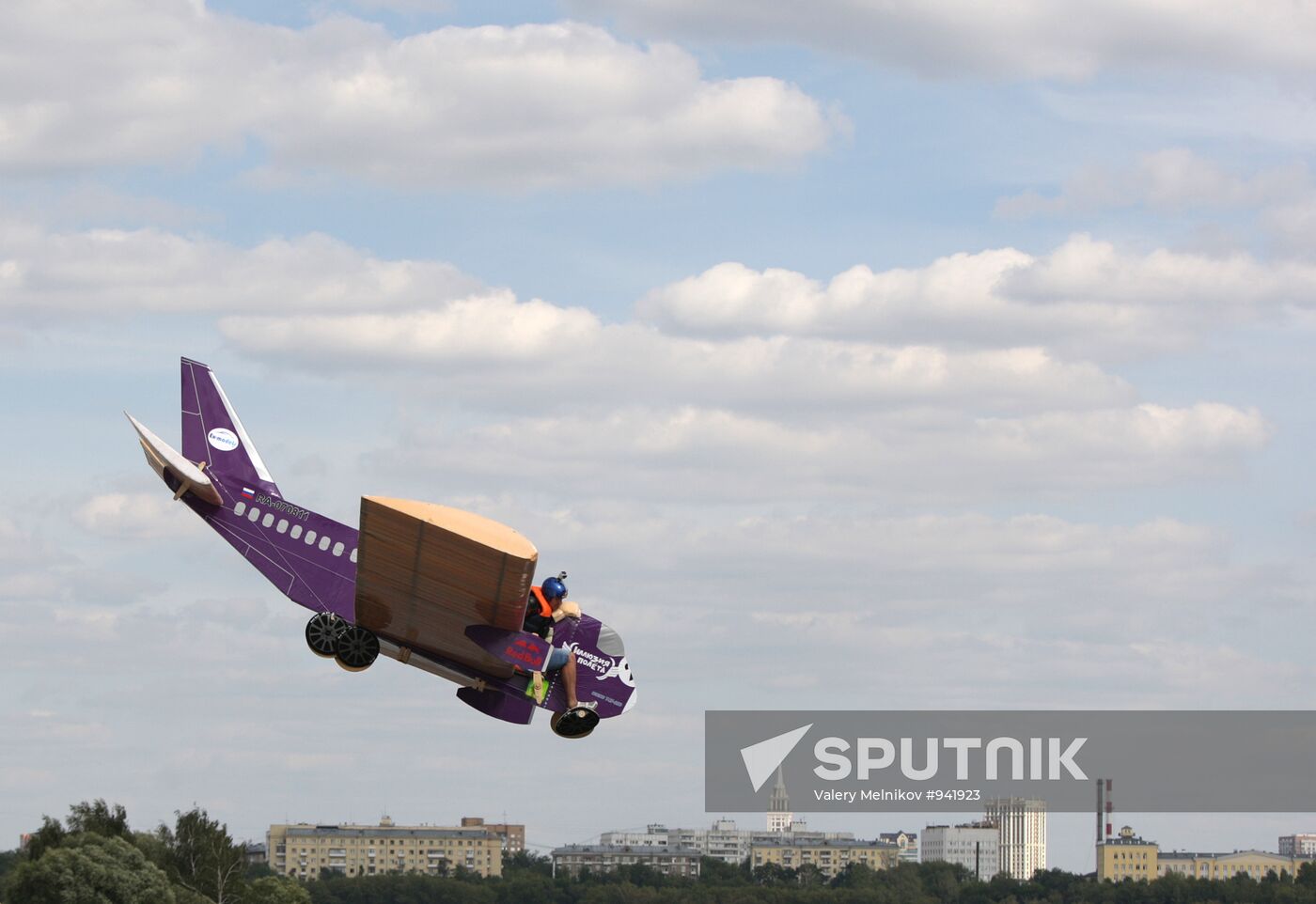 Red Bull Flugtag 2011 sports show staged in Moscow