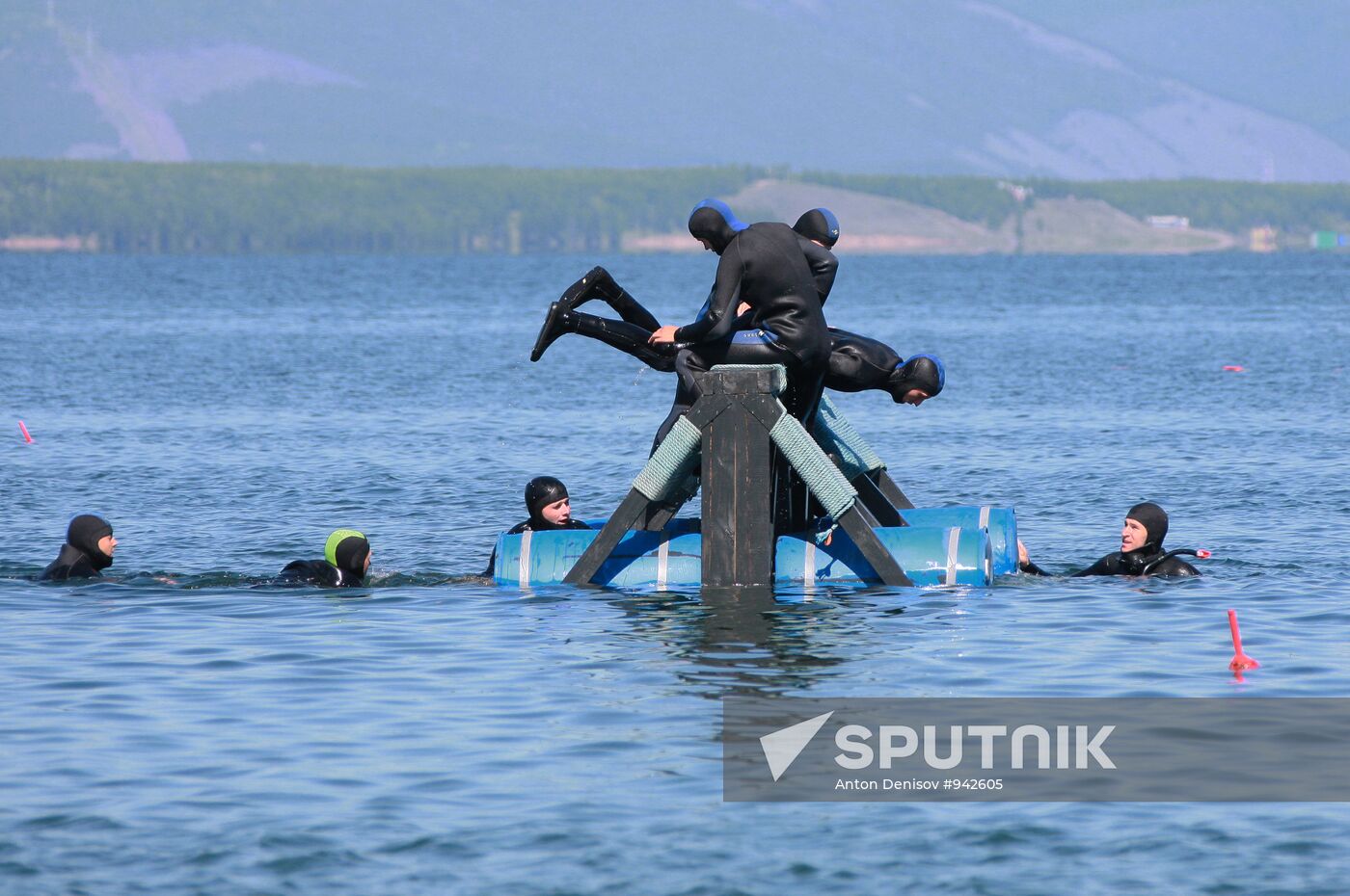 Military divers train at Baikal