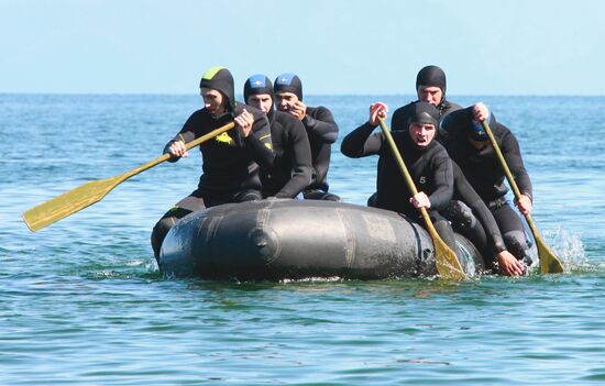 Military divers train at Baikal