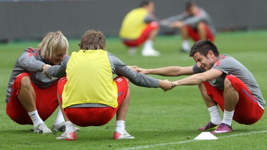 Serbian national football team holds training session