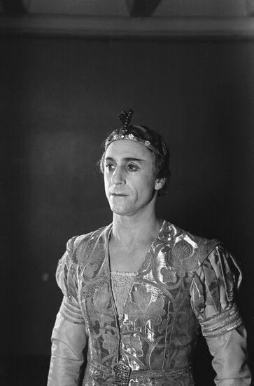 Ballet dancer Asaf Messerer