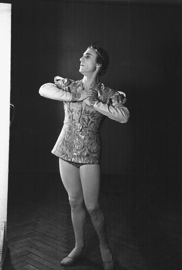 Ballet dancer Asaf Messerer