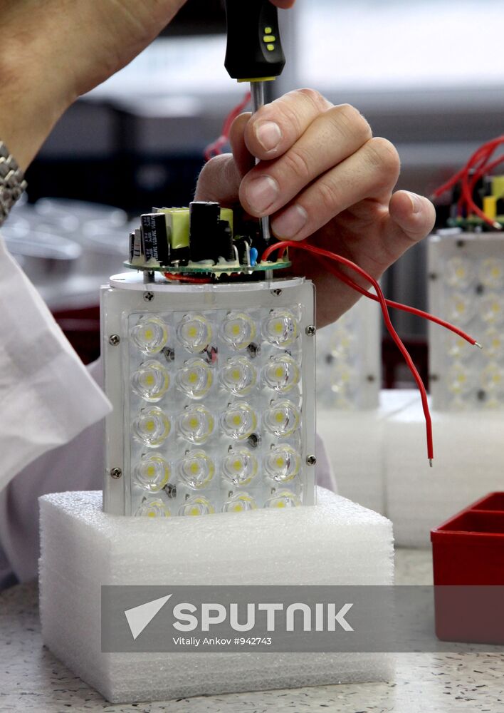 Manufacturing light-emitting diode lamps at Dalpribor factory