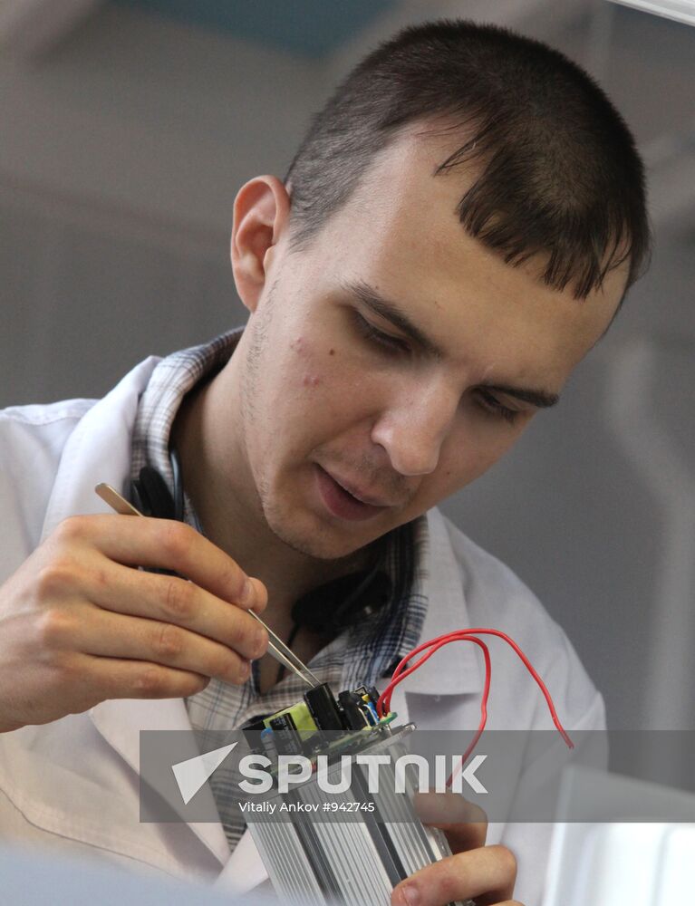 Manufacturing light-emitting diode lamps at Dalpribor factory