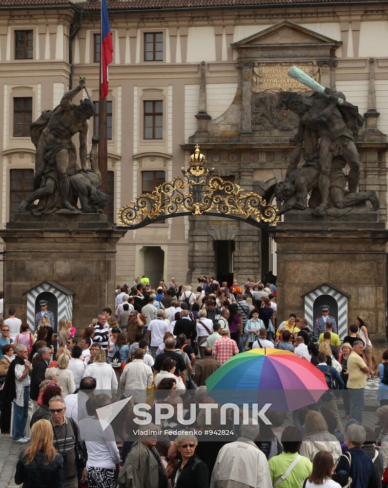 Giants' Gate, Prague