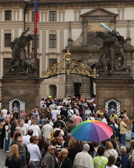 Giants' Gate, Prague