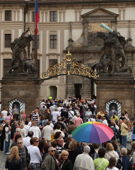 Giants' Gate, Prague