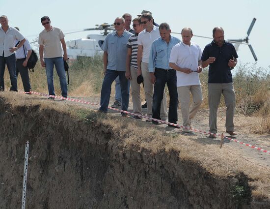 Vladimir Putin visits archaeological site on Taman Peninsula