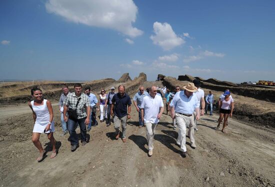 Vladimir Putin visits excavation site, Taman Peninsula