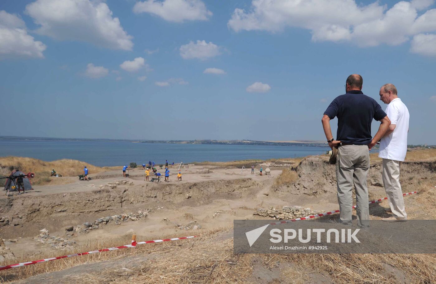 Vladimir Putin visits excavation site, Taman Peninsula