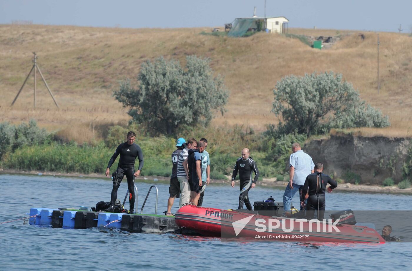 Vladimir Putin goes scuba diving in Taman Bay