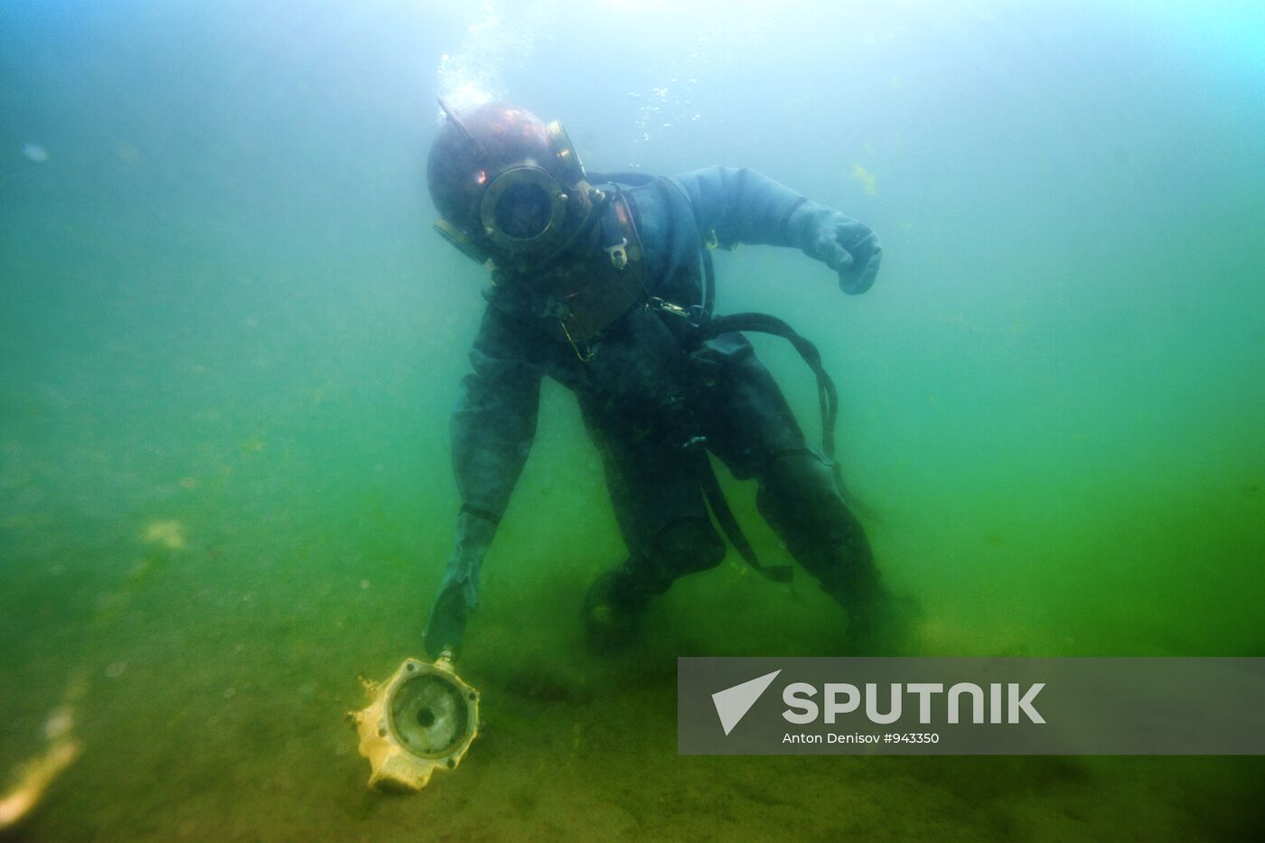 Military divers in training on Lake Baikal