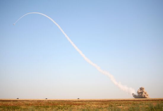 Training of air defense forces in Western military district