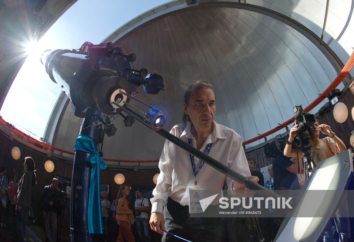 Opening Moscow Planetarium's big observatory