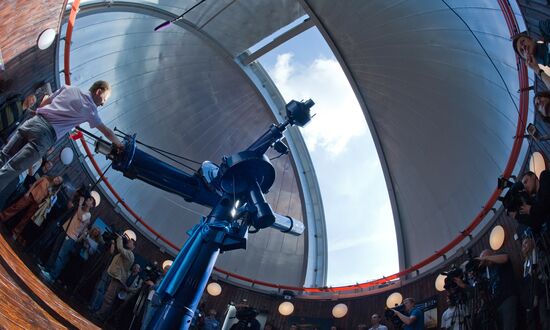 Opening Moscow planetarium's big observatory