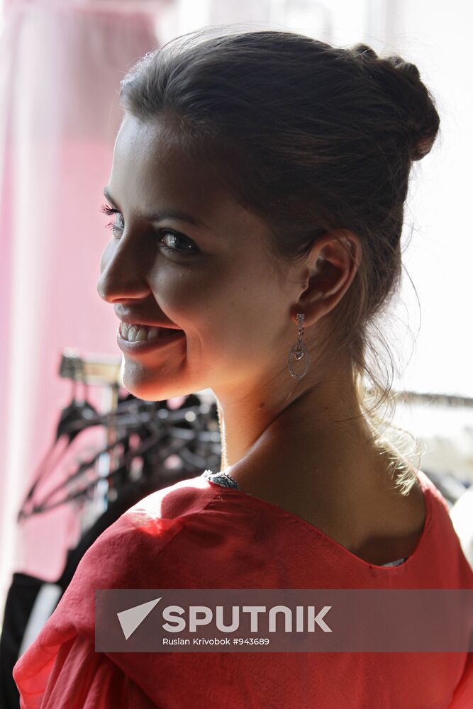 Preparing Natalia Gantimurovoy for "Miss Universe" competition