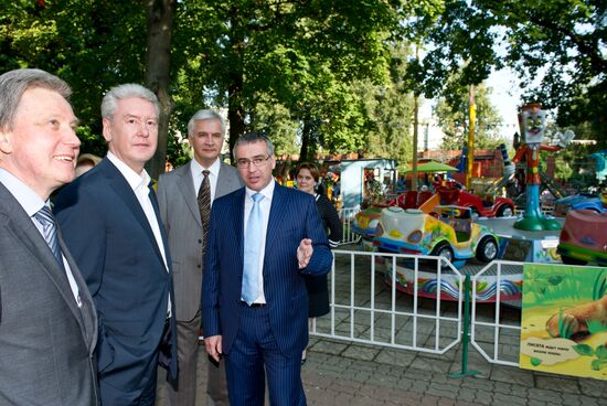 Sergei Sobyanin learns about reconstruction plan PKiO Sokolniki
