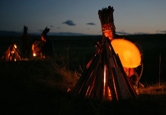 Tuva people's supreme shaman performs grand ritual